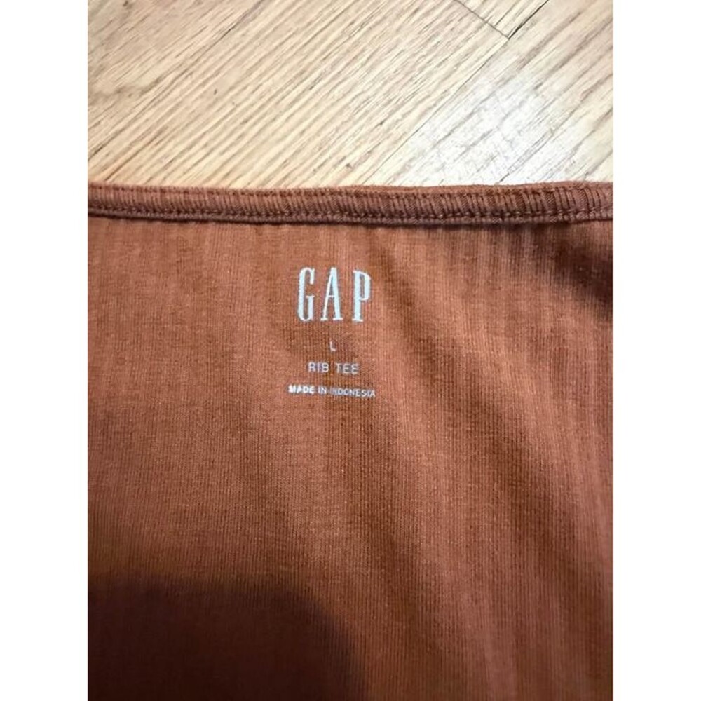 GAP Rib Tee Large - Picture 3 of 3